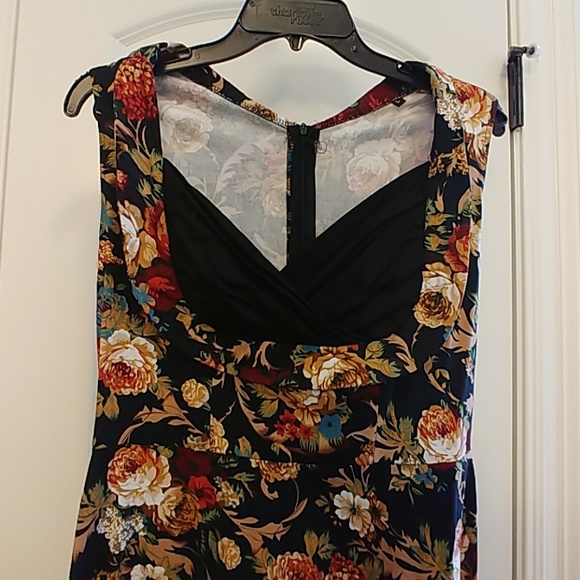 Dress - Picture 3 of 3